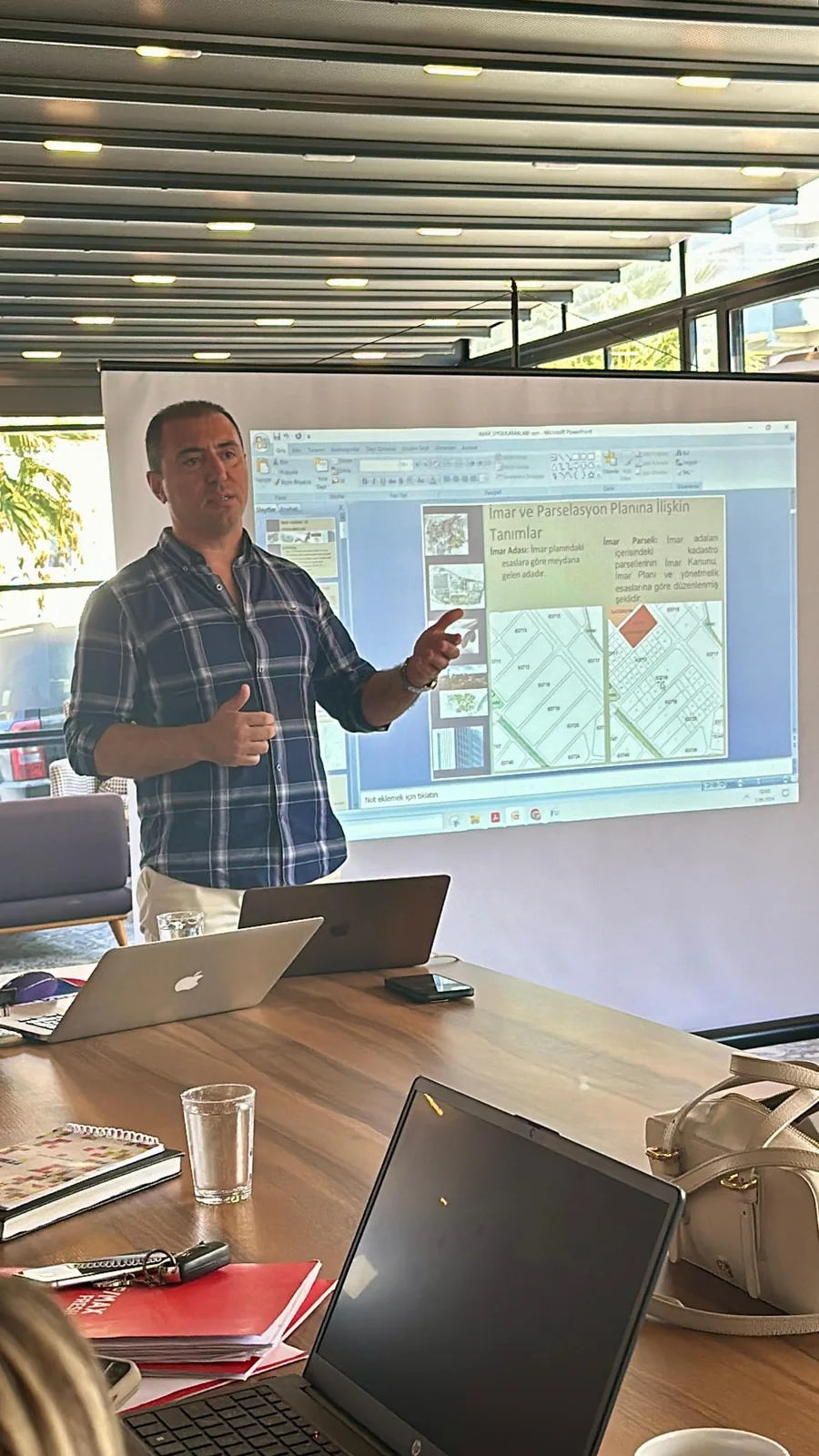 RE/MAX Fresh eğitim sunumu